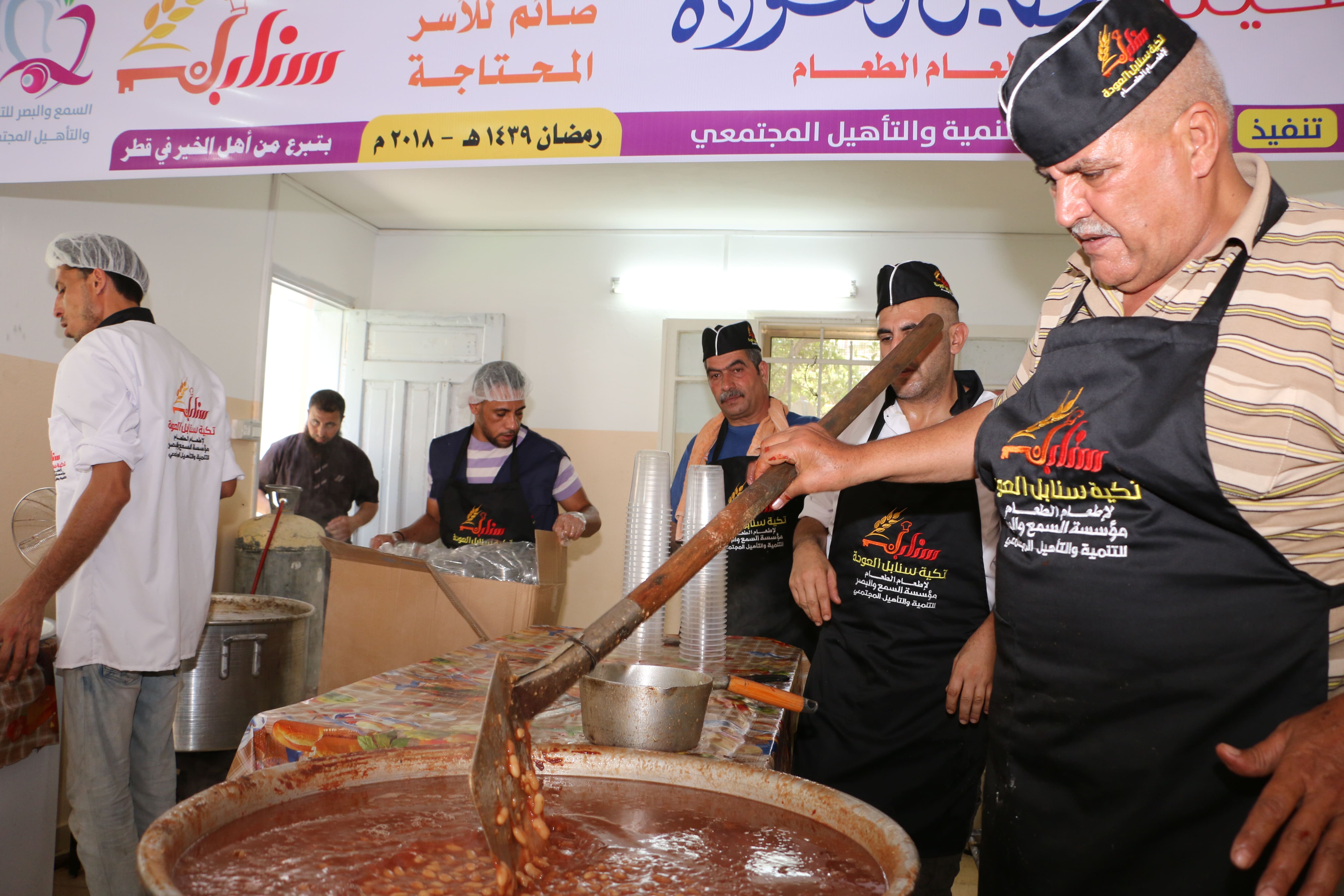 افتتحت مؤسسة السمع والبصر للتنمية والتأهيل المجتمعي المطبخ الخيري المميز في فكرته ” تكية سنابل العودة لإطعام الطعام”